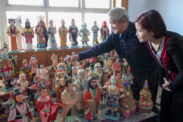 石家庄七旬老汉痴迷泥塑三十载 家里成了“神仙大会”